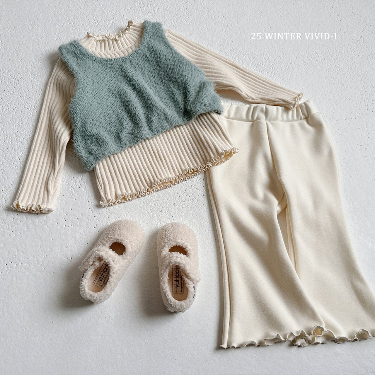 Winter plain flared pants