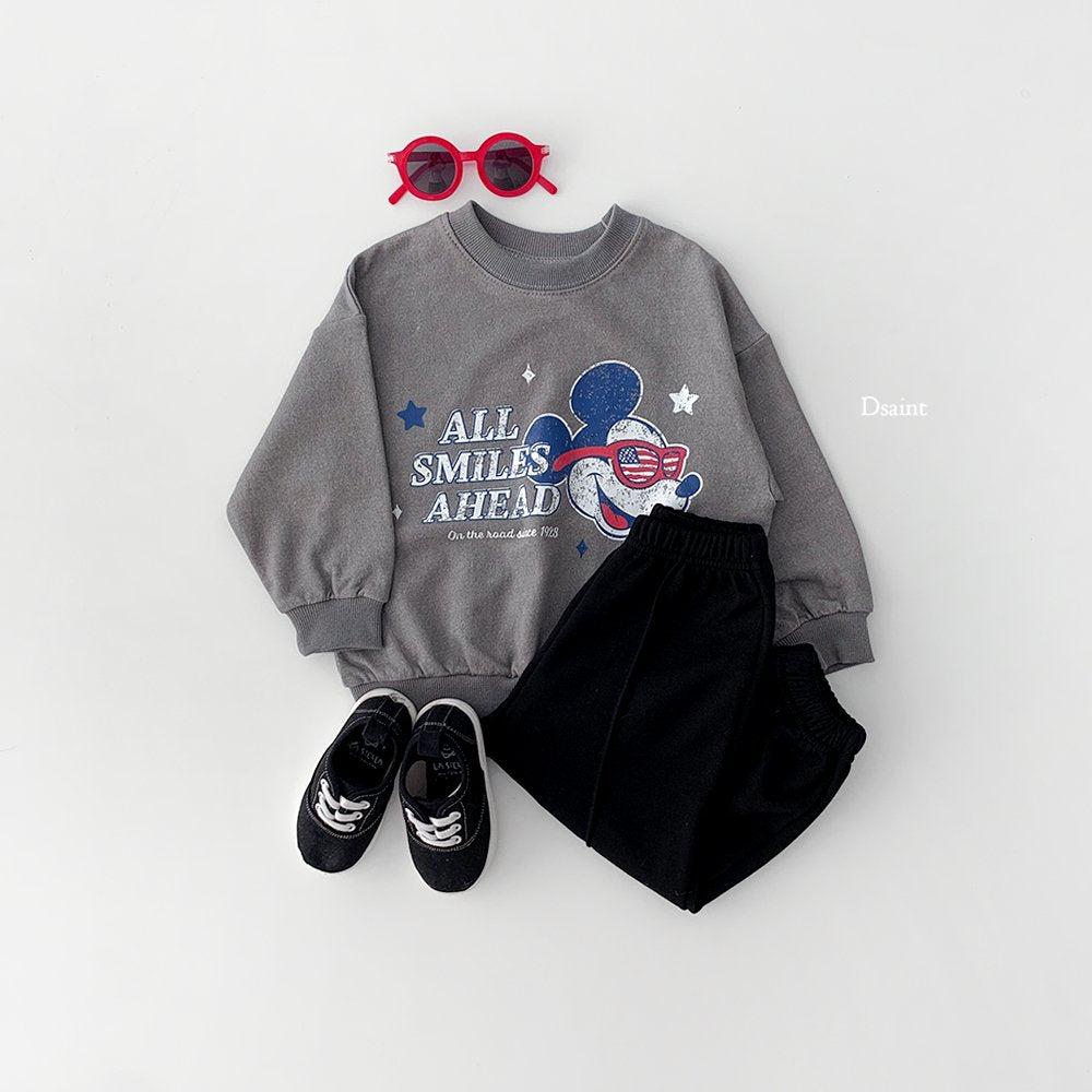 Model pintuck pants