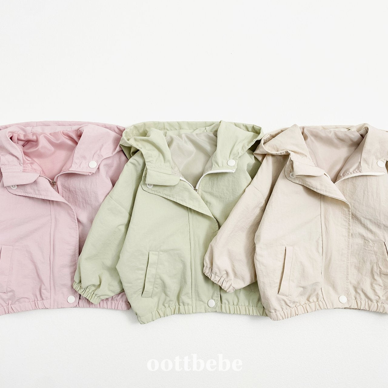 Marshmallow hooded windbreaker