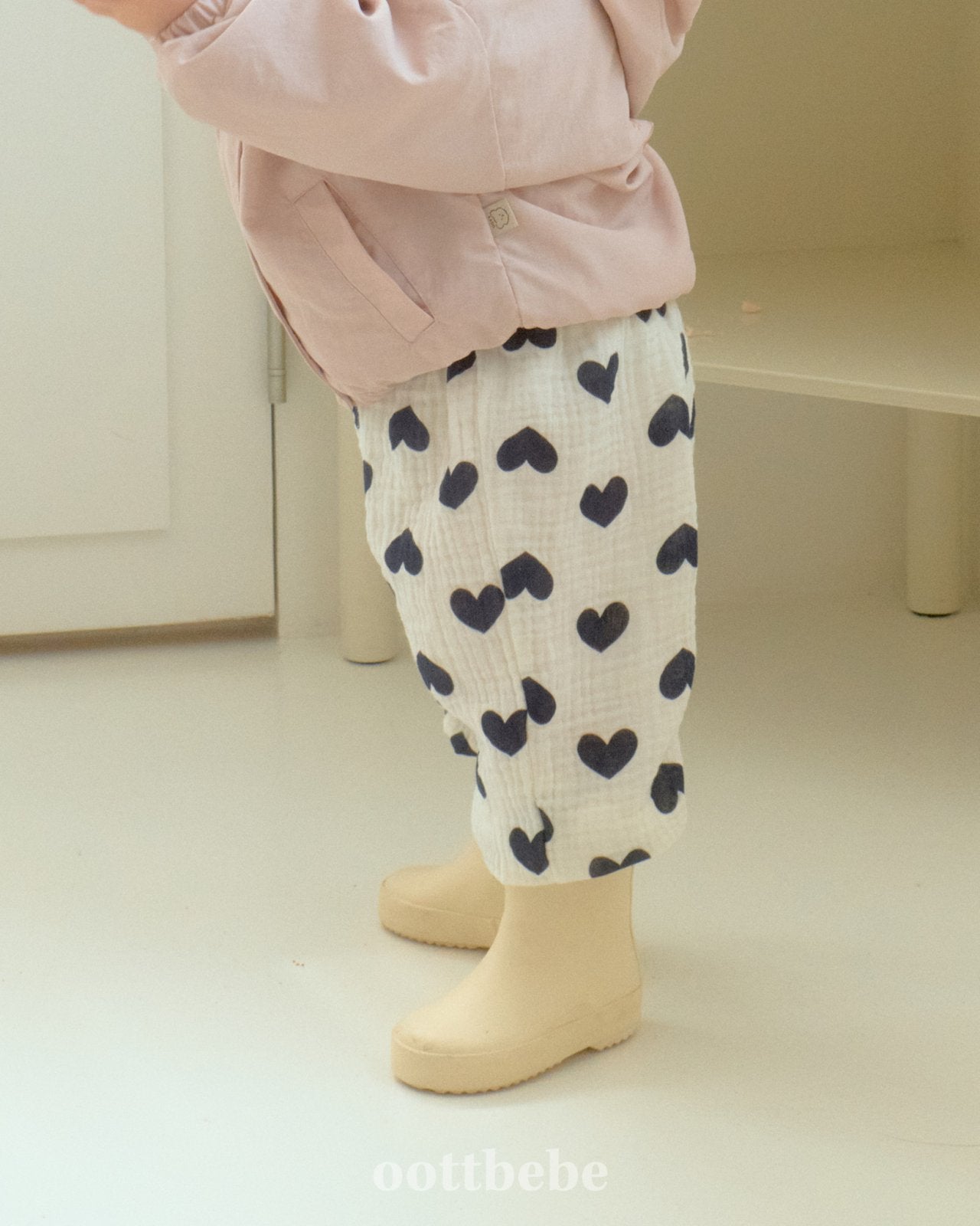 Veggie heart bear print pants
