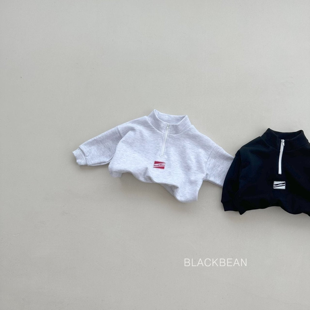 Pocon zip-up sweater