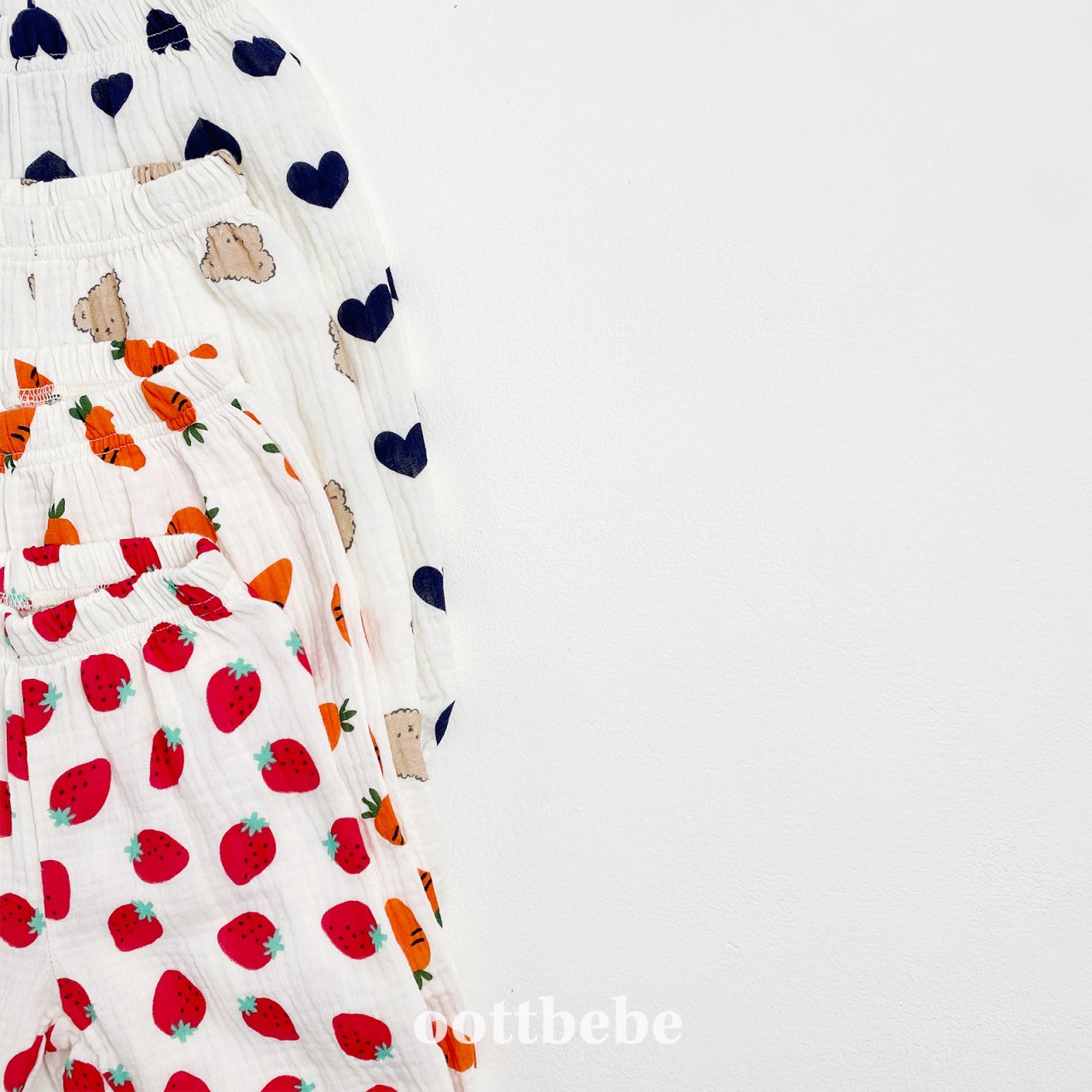 Veggie heart bear print pants