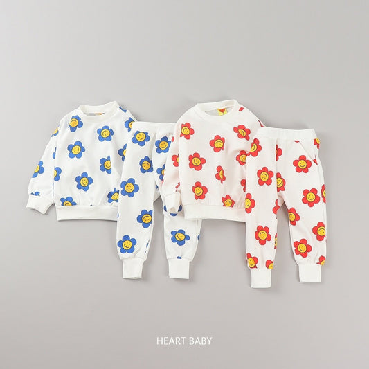 Smiling daisy top bottom set