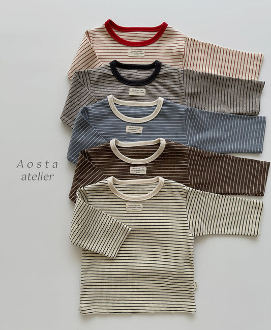 Striped moment top