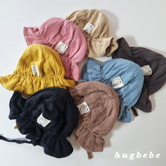 Solid frill bucket hat