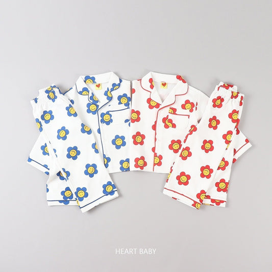 Smiling daisy pajama set