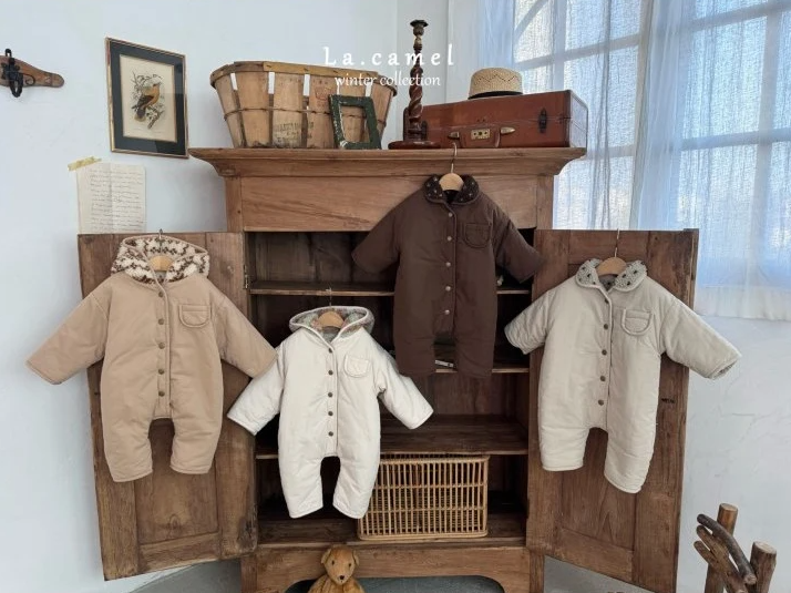 Brownie reversible suit