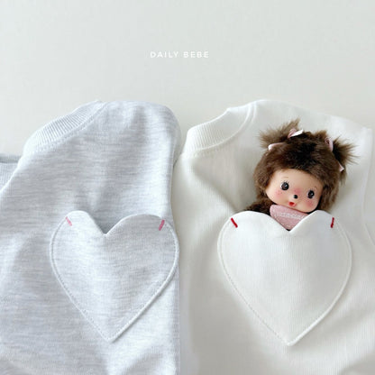Heart pocket top