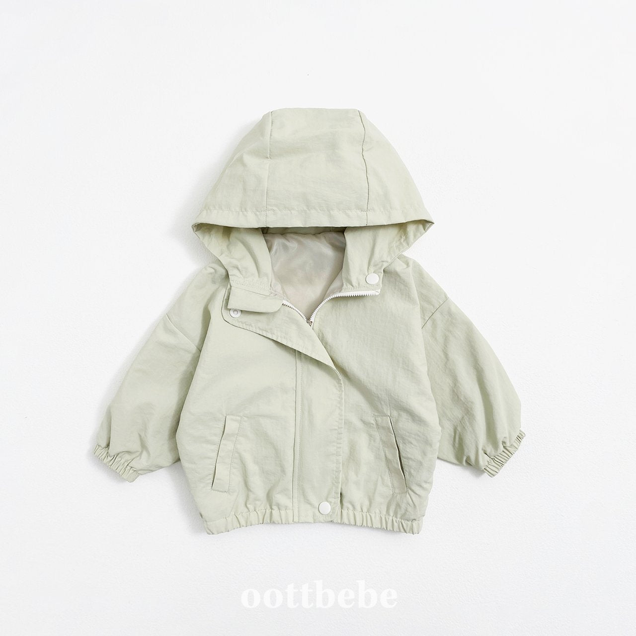 Marshmallow hooded windbreaker