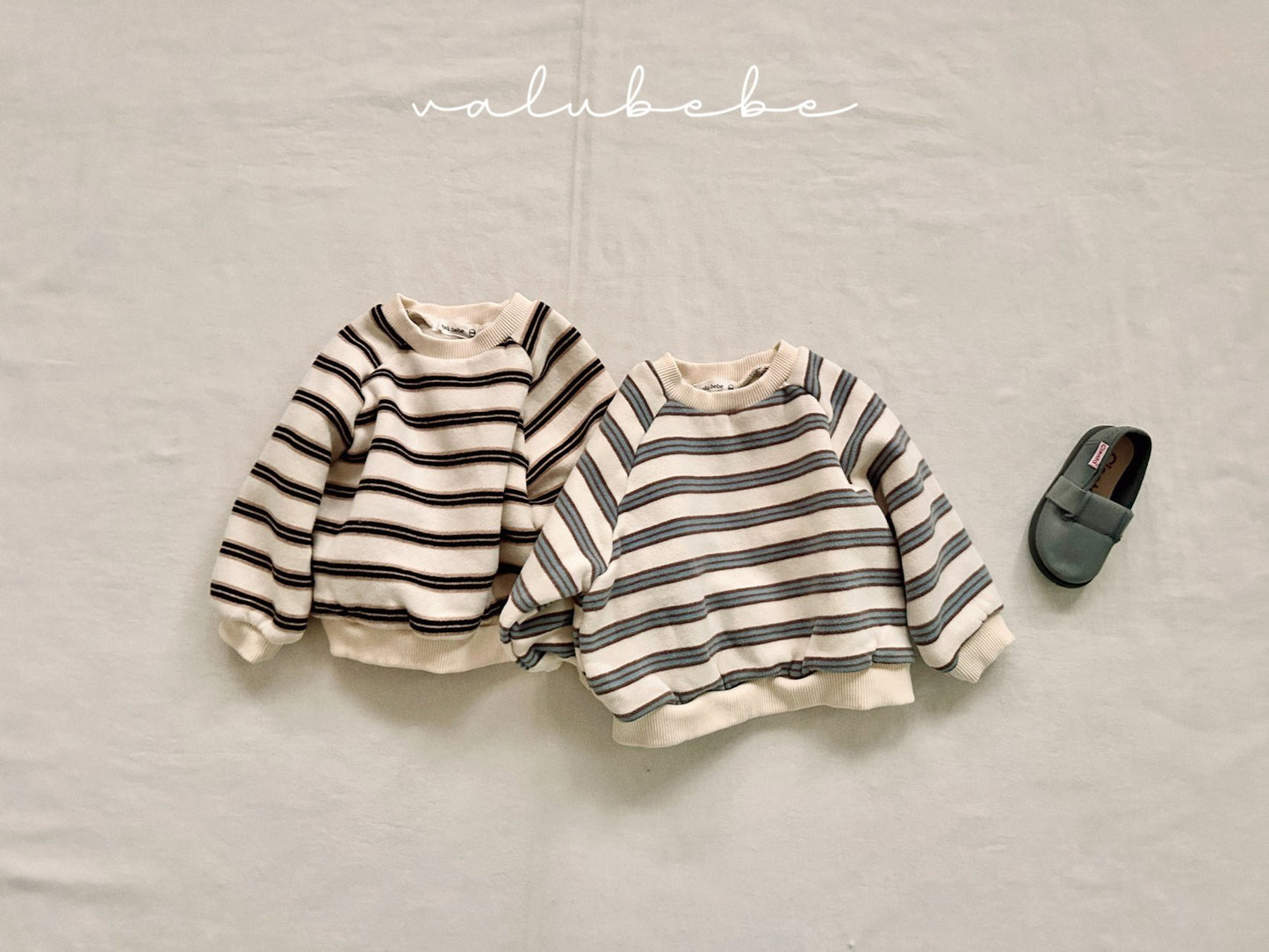 Multi-striped fleece sweatshirt
