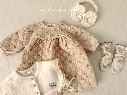 Lace padded dress