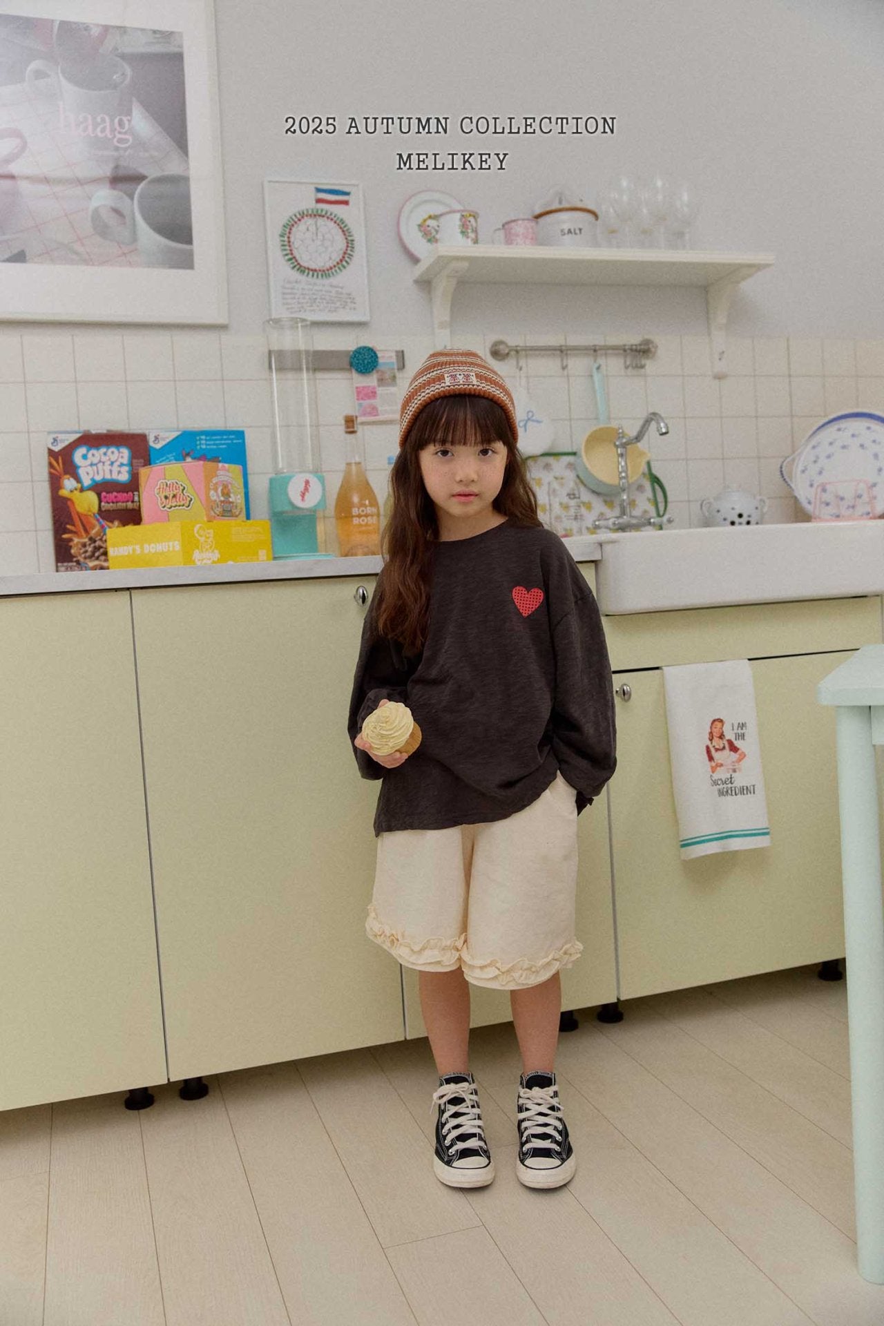 Rose frill pants