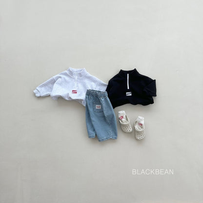 Pocon zip-up sweater