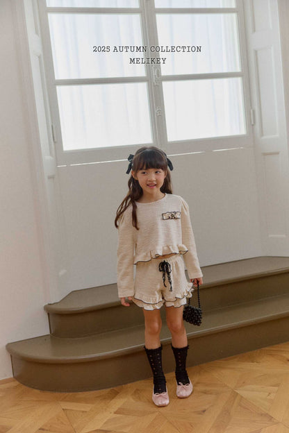 Evian frill shorts