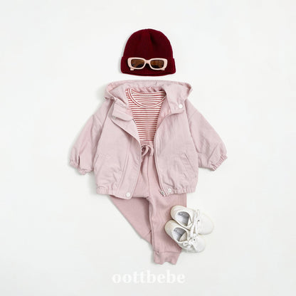 Marshmallow hooded windbreaker