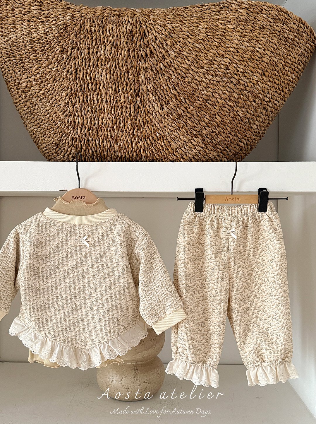 Lace bonbon pants
