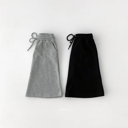 Long slit skirt