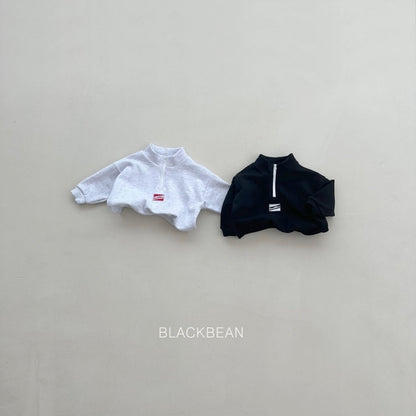 Pocon zip-up sweater