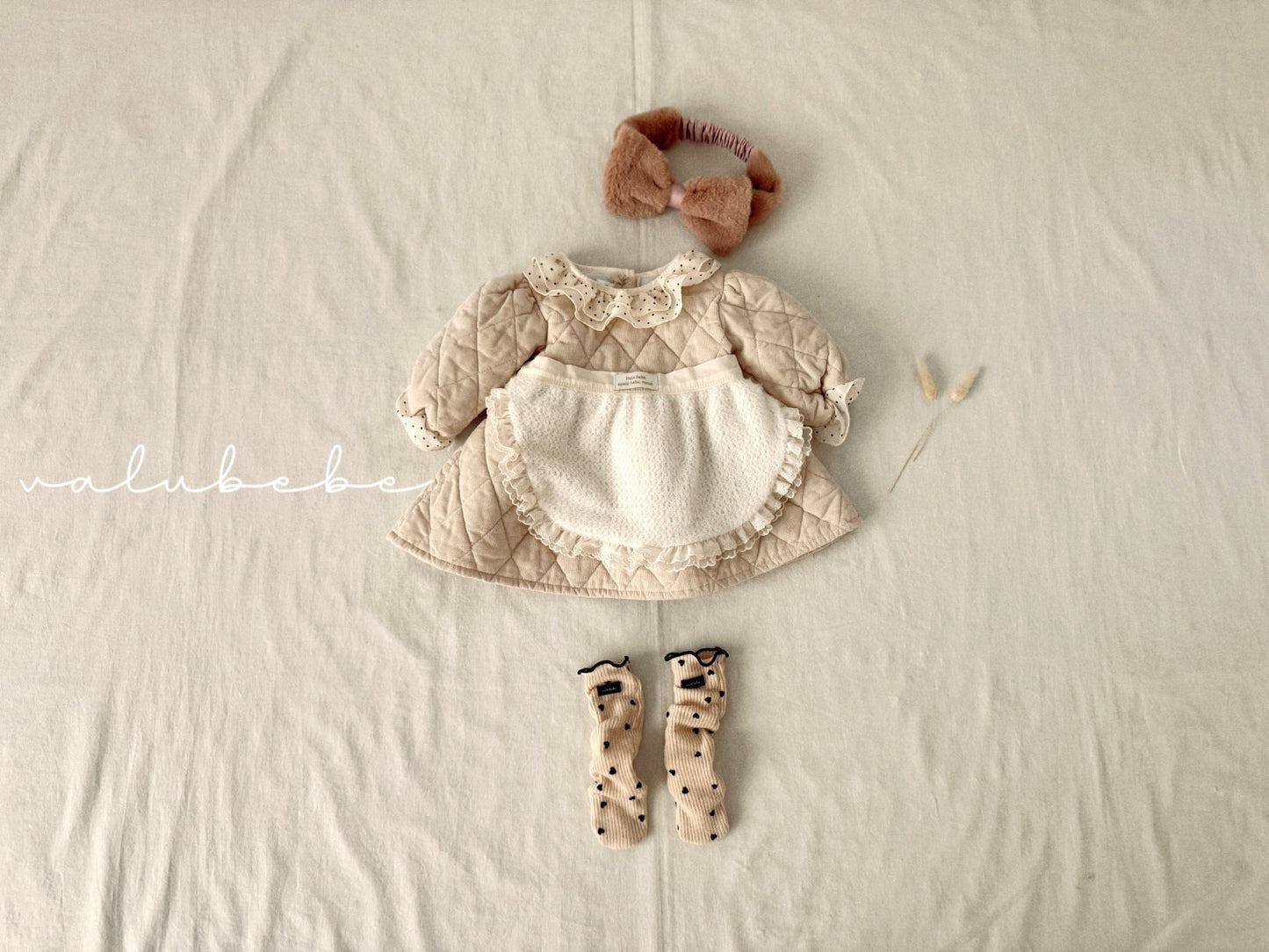 Dot collar quilted dress