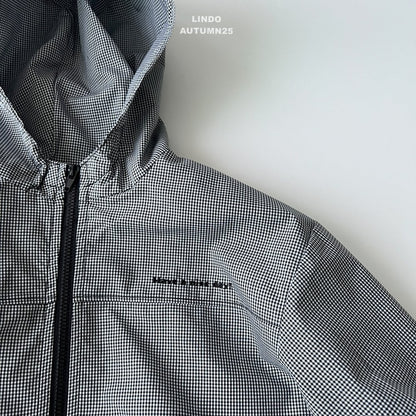 And hood checkered jacket