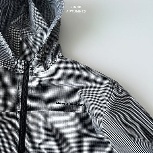 And hood checkered jacket