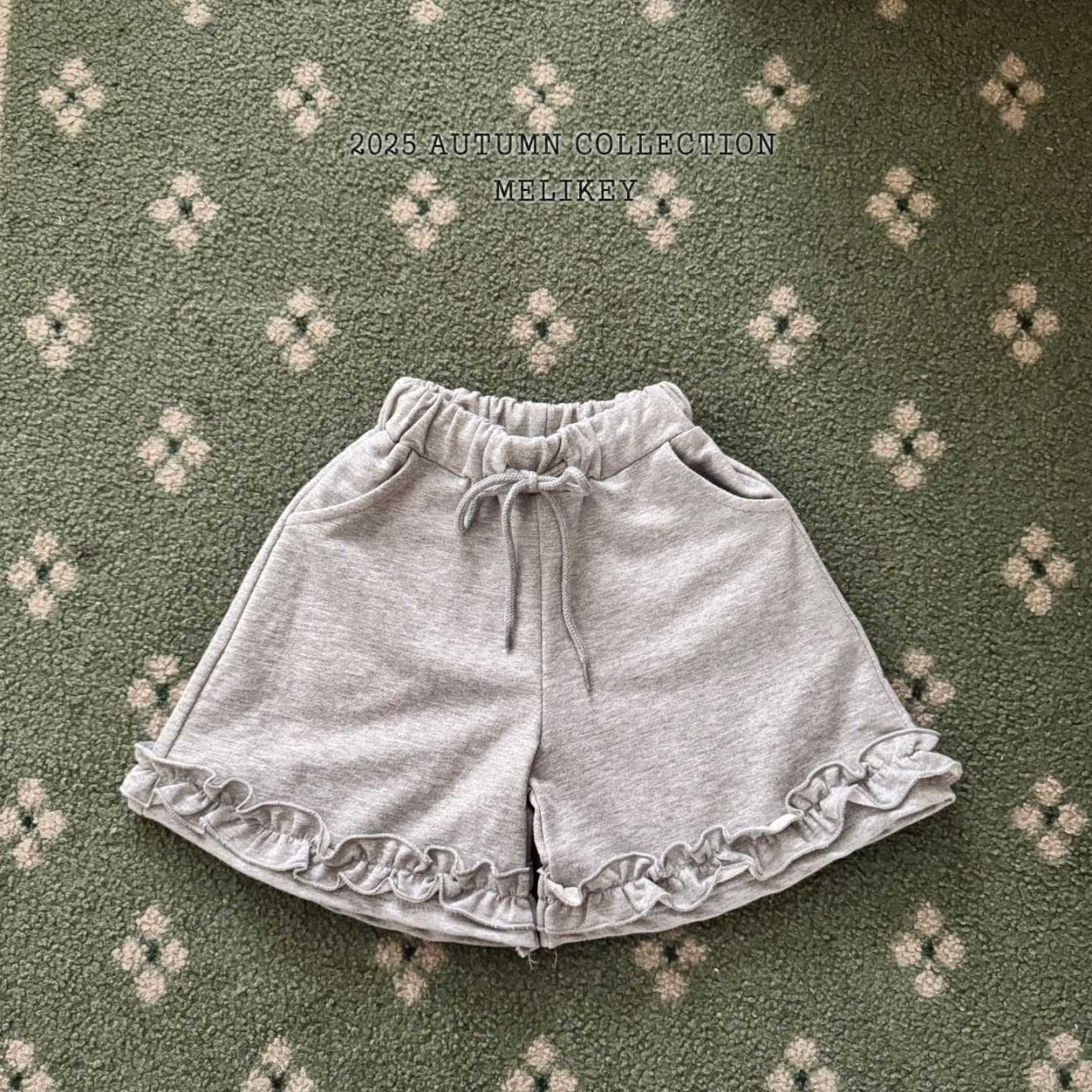 Rose frill pants