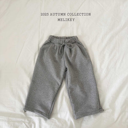 Two-tuck wild pants