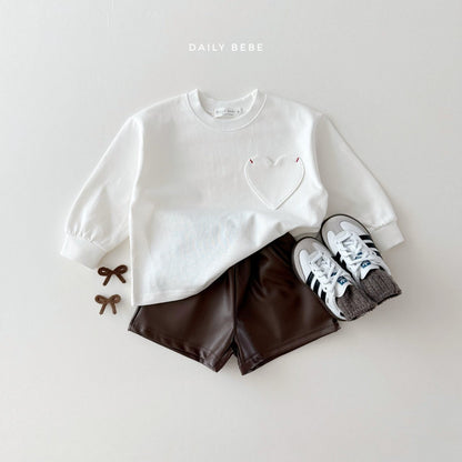 Heart pocket top