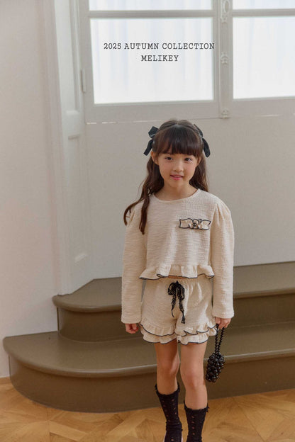 Evian frill shorts