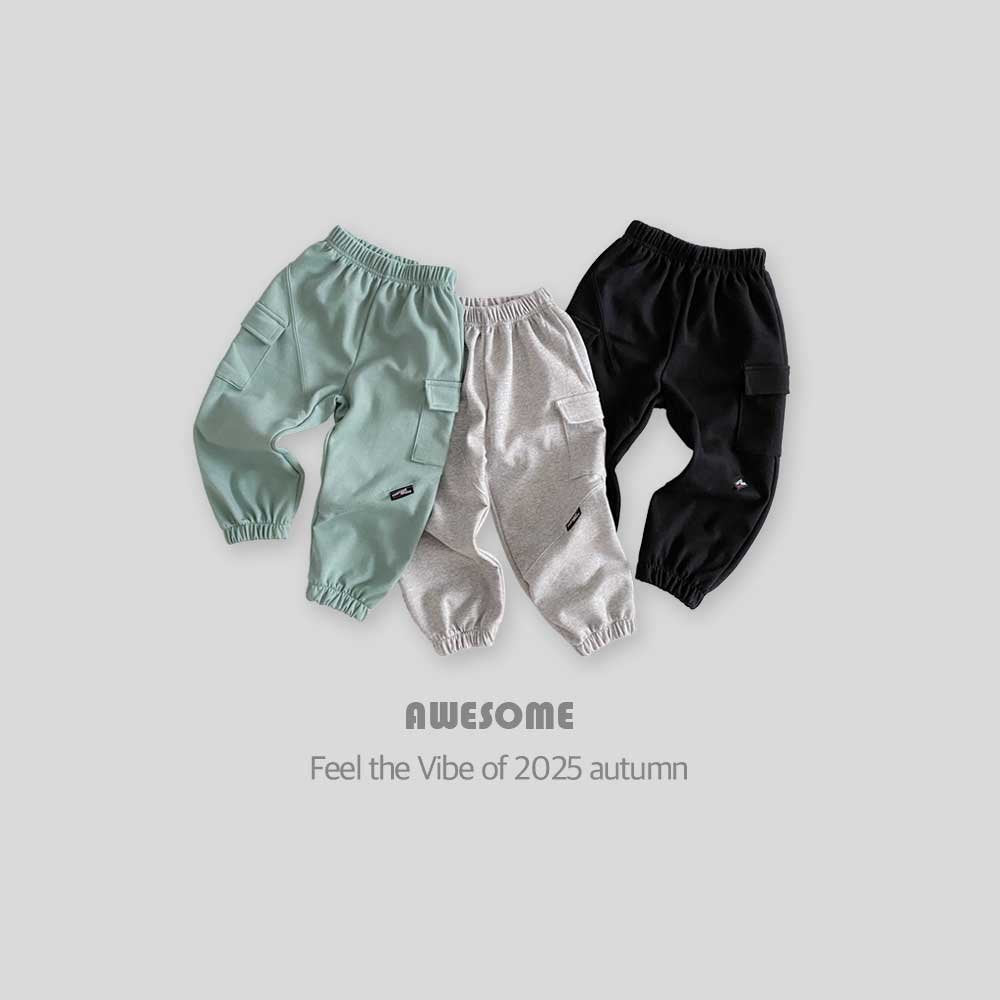 Diagonal cut cargo pants