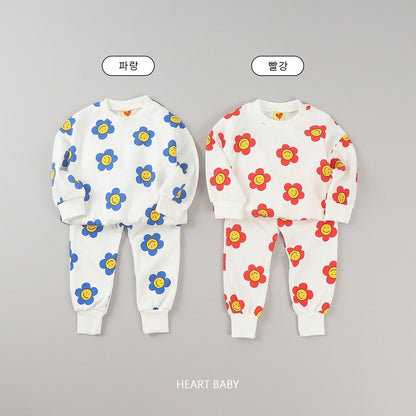 Smiling daisy top bottom set