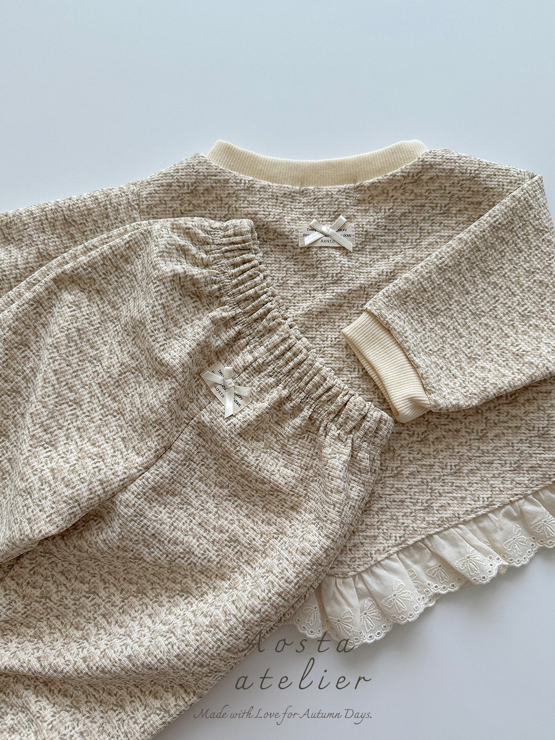 Lace bonbon sweatshirt