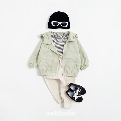 Marshmallow hooded windbreaker
