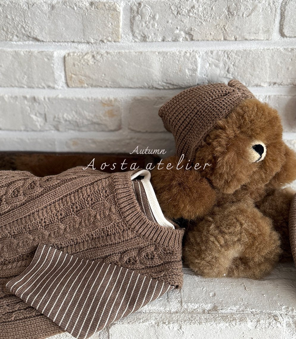 Simple knit vest