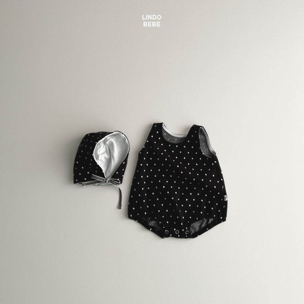 Polka dot bonnet