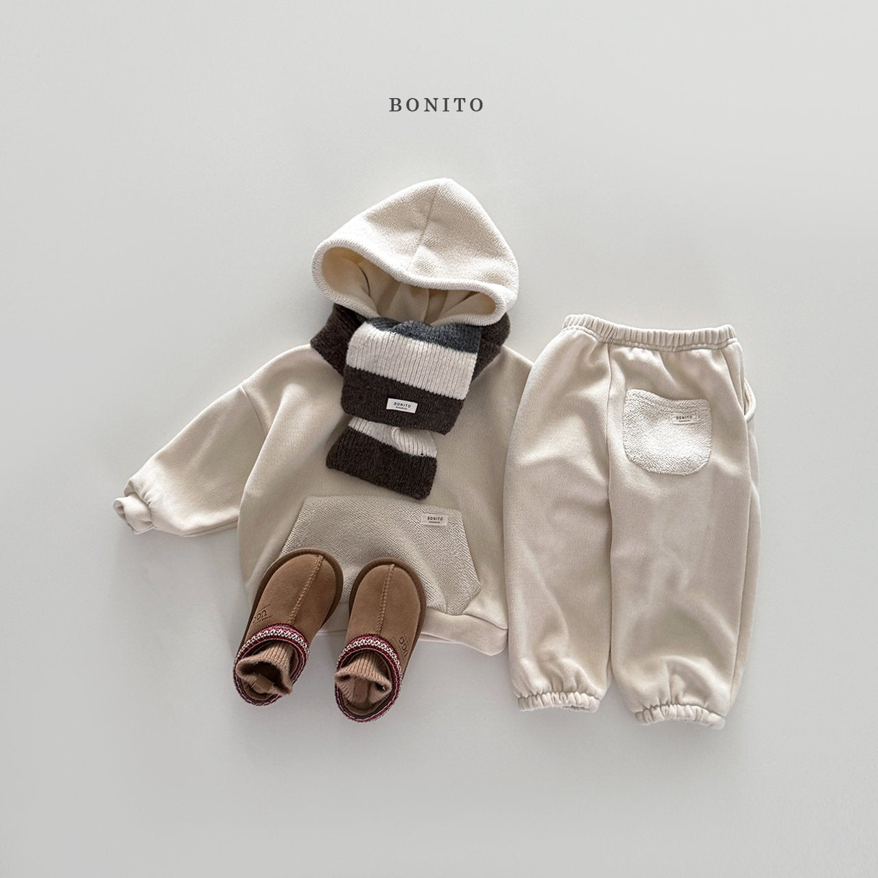 Soft hooded top bottom set