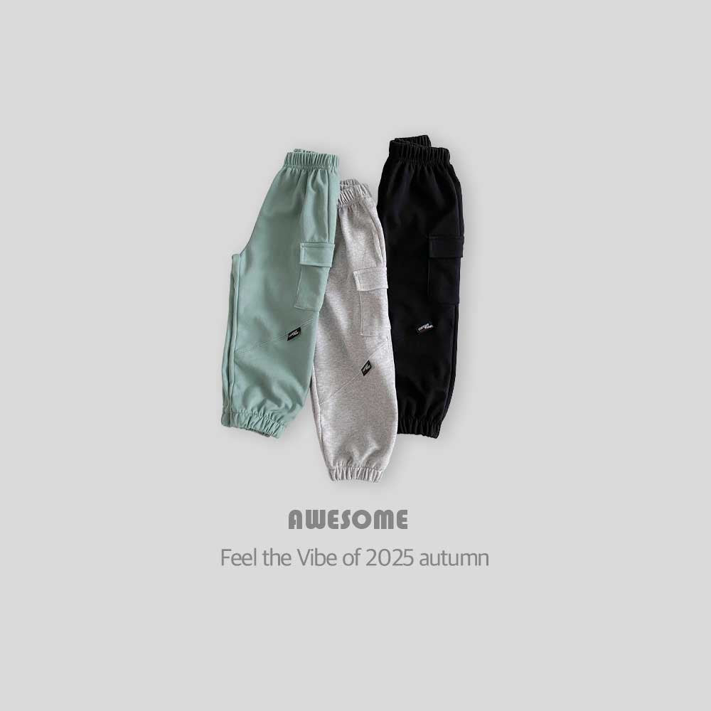 Diagonal cut cargo pants