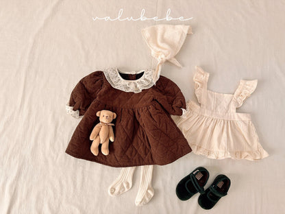 Dot collar quilted dress