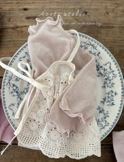 Lace ribbon vest