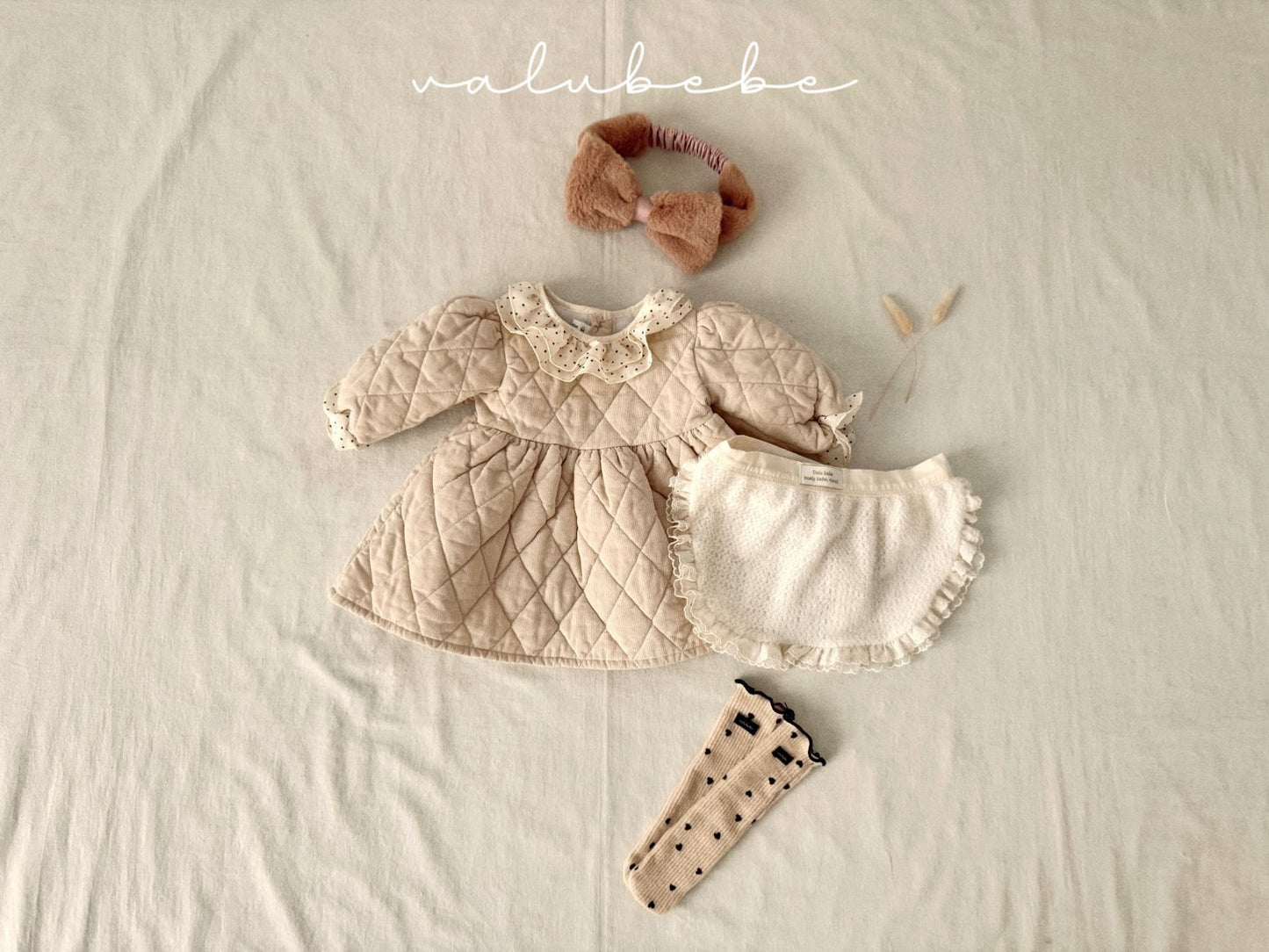 Dot collar quilted dress