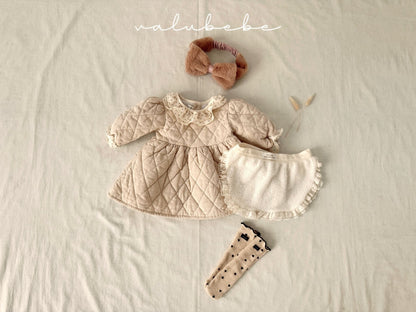Dot collar quilted dress