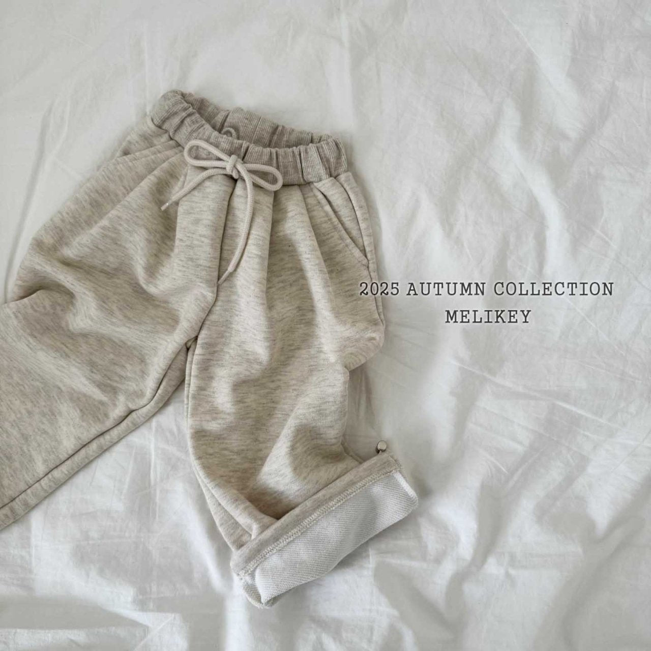 Two-tuck wild pants