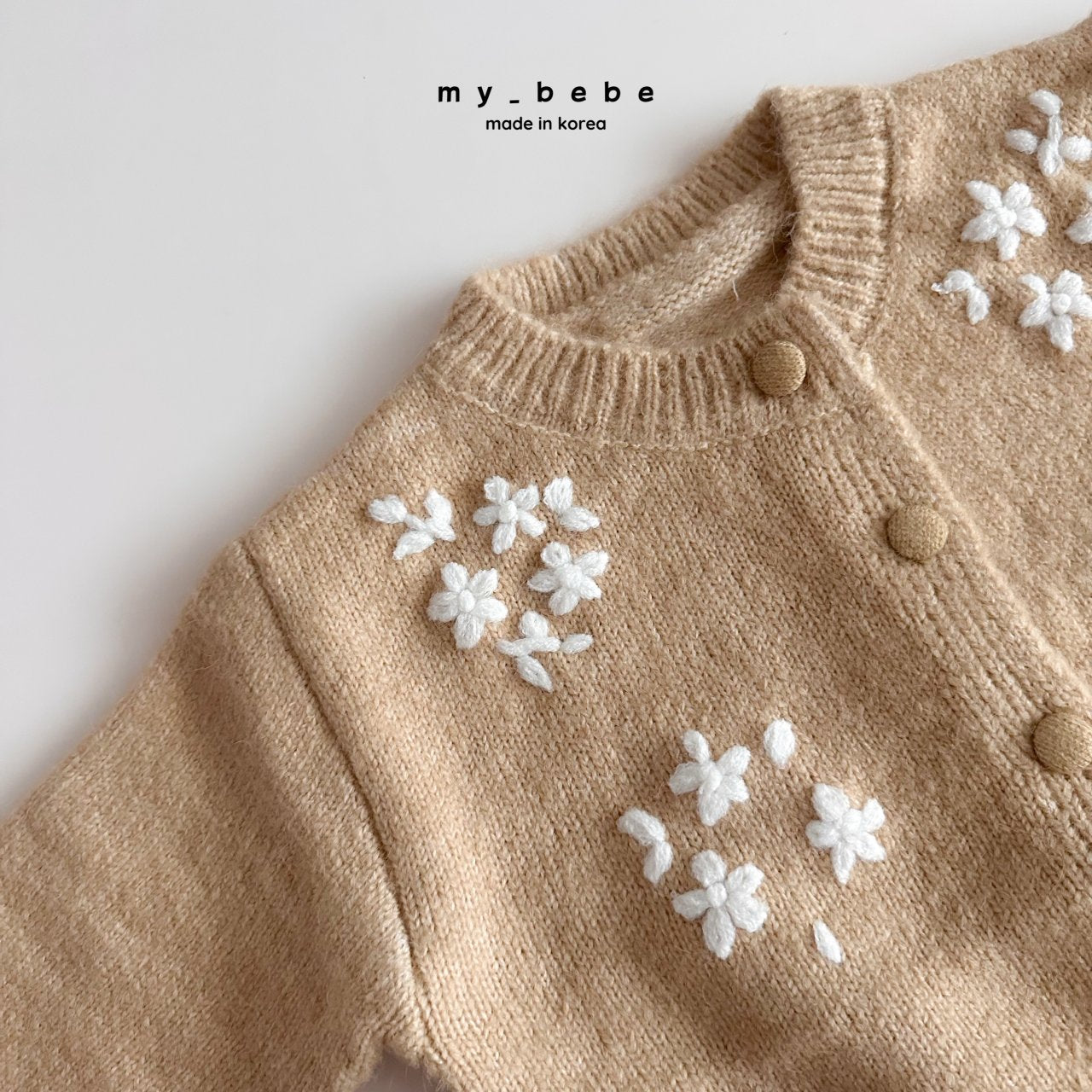 Floral embroidery cardigan