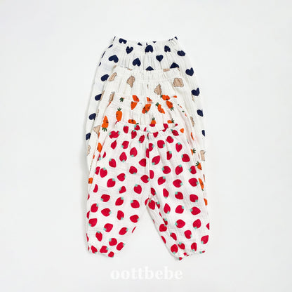 Veggie heart bear print pants