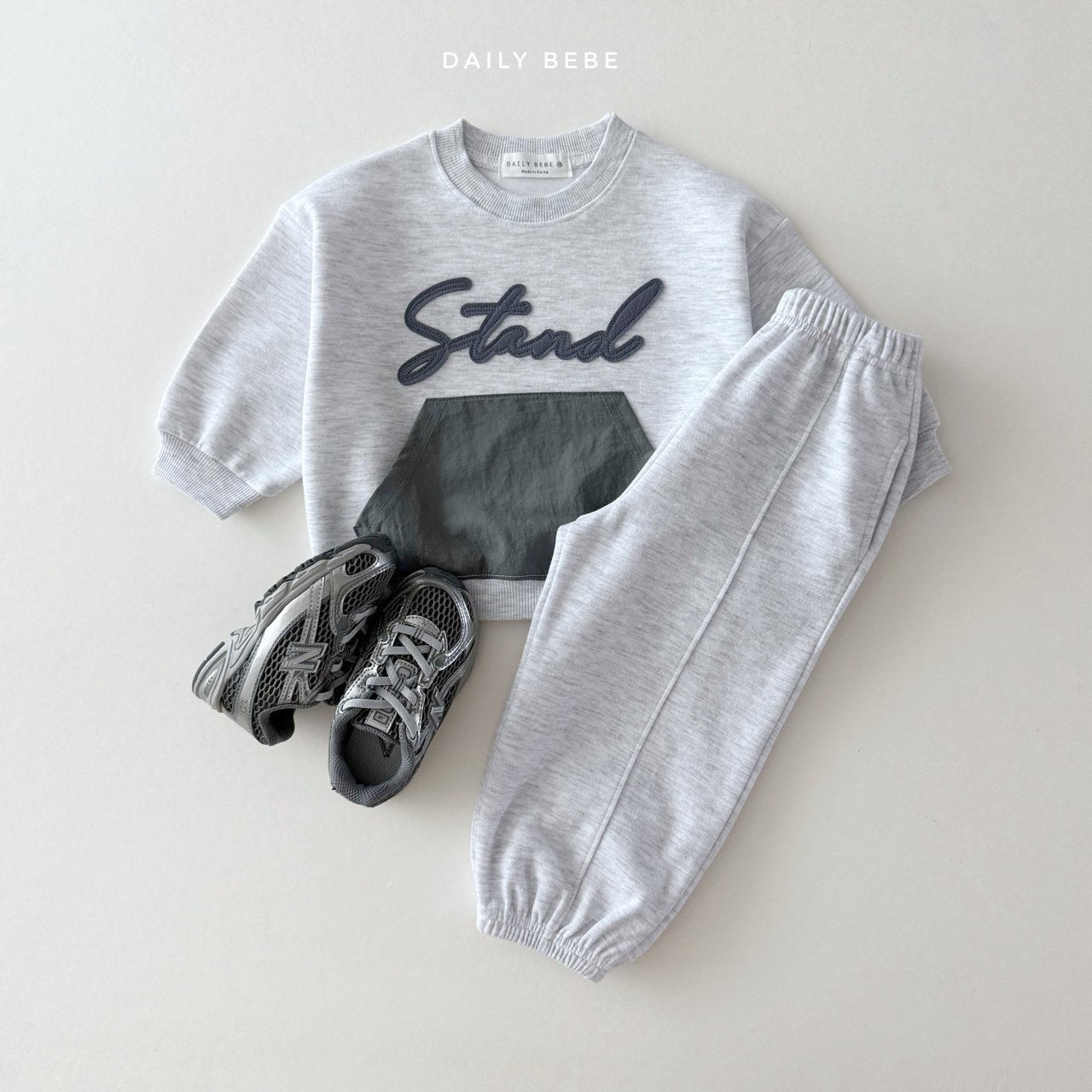 Rustling pocket sweatshirt