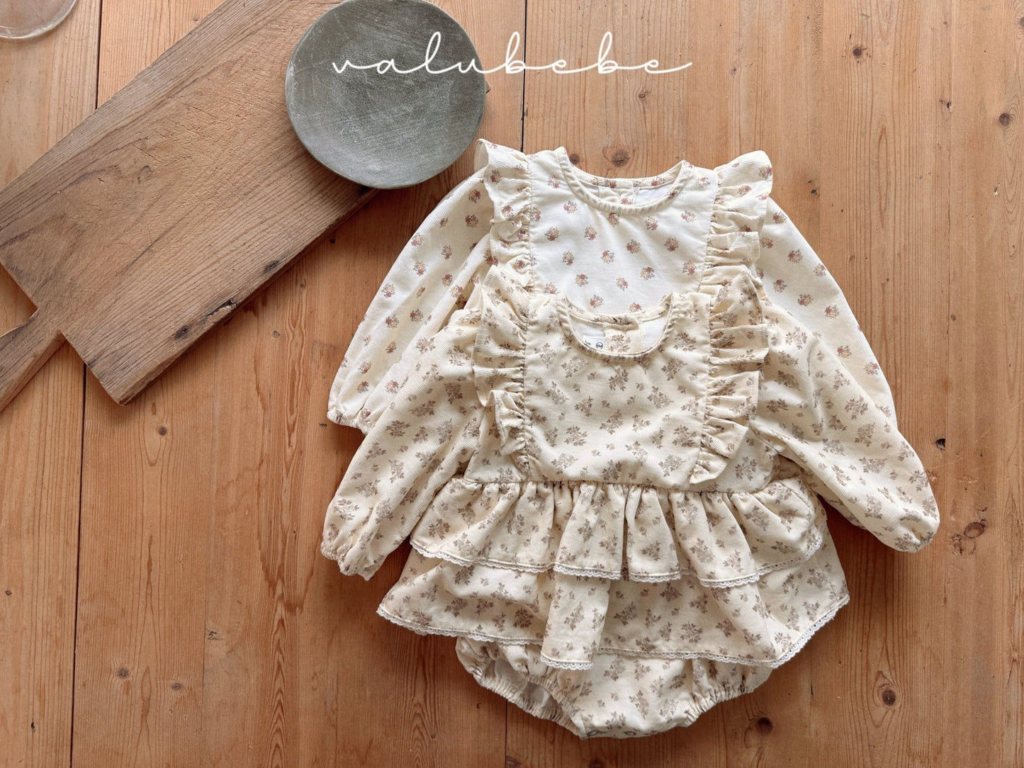 Boen frill suit