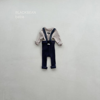 Cozy baby suspender pants