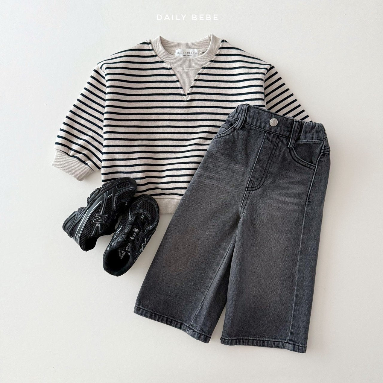 Striped triangle sweatshirt
