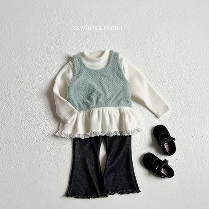 Pattern pants