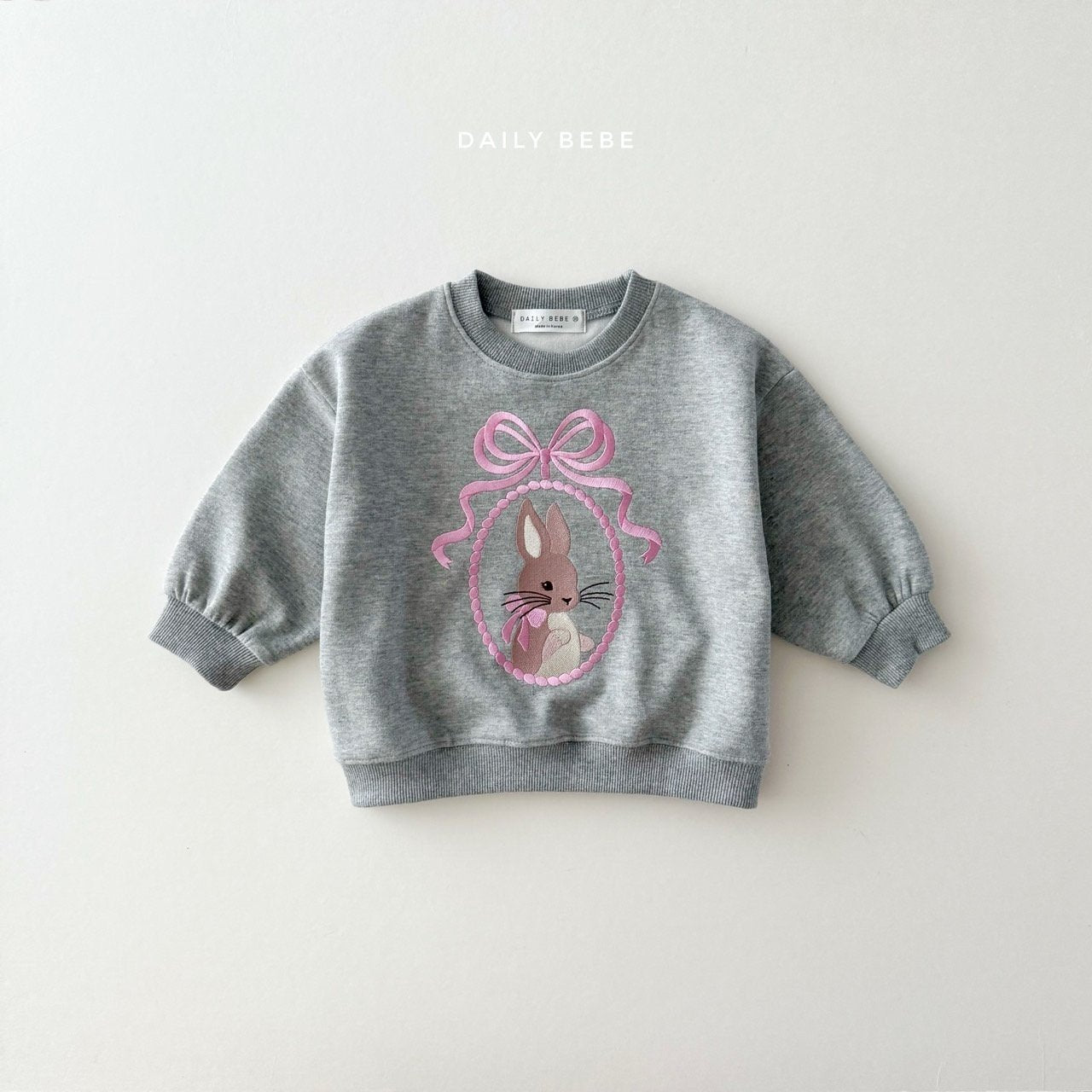Rabbit embroidered sweatshirt
